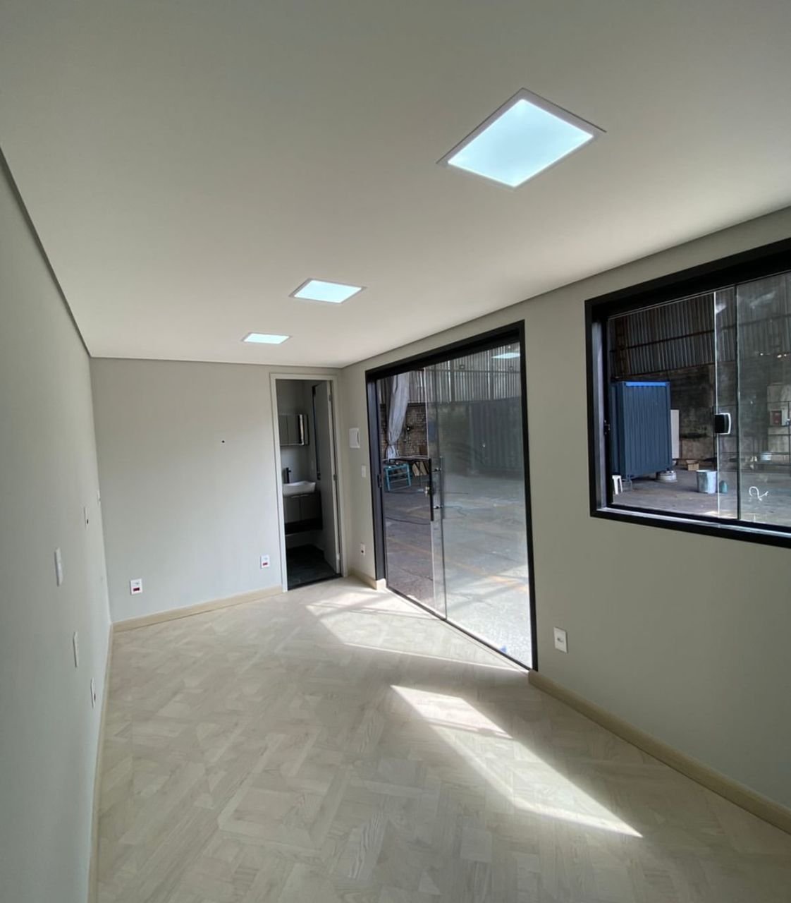 Contenedor oficina de 20 pies - Imagen 2