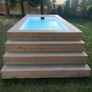 PISCINA CONTENEDOR CON REVESTIMIENTO DE MADERA
