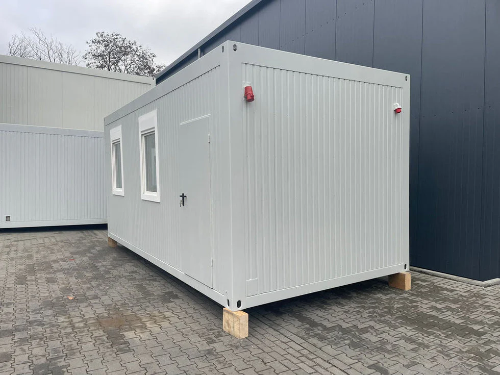 Contenedor oficina de 6 × 2,4 M