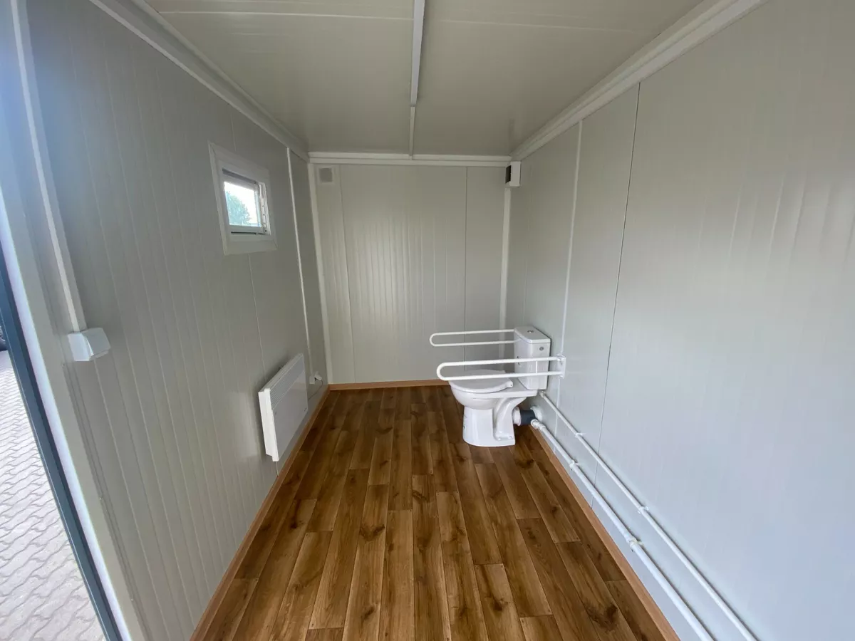 Contenedor sanitario para personas con discapacidad Contenedor sanitario para personas con discapacidad WC con rampa - Imagen 9